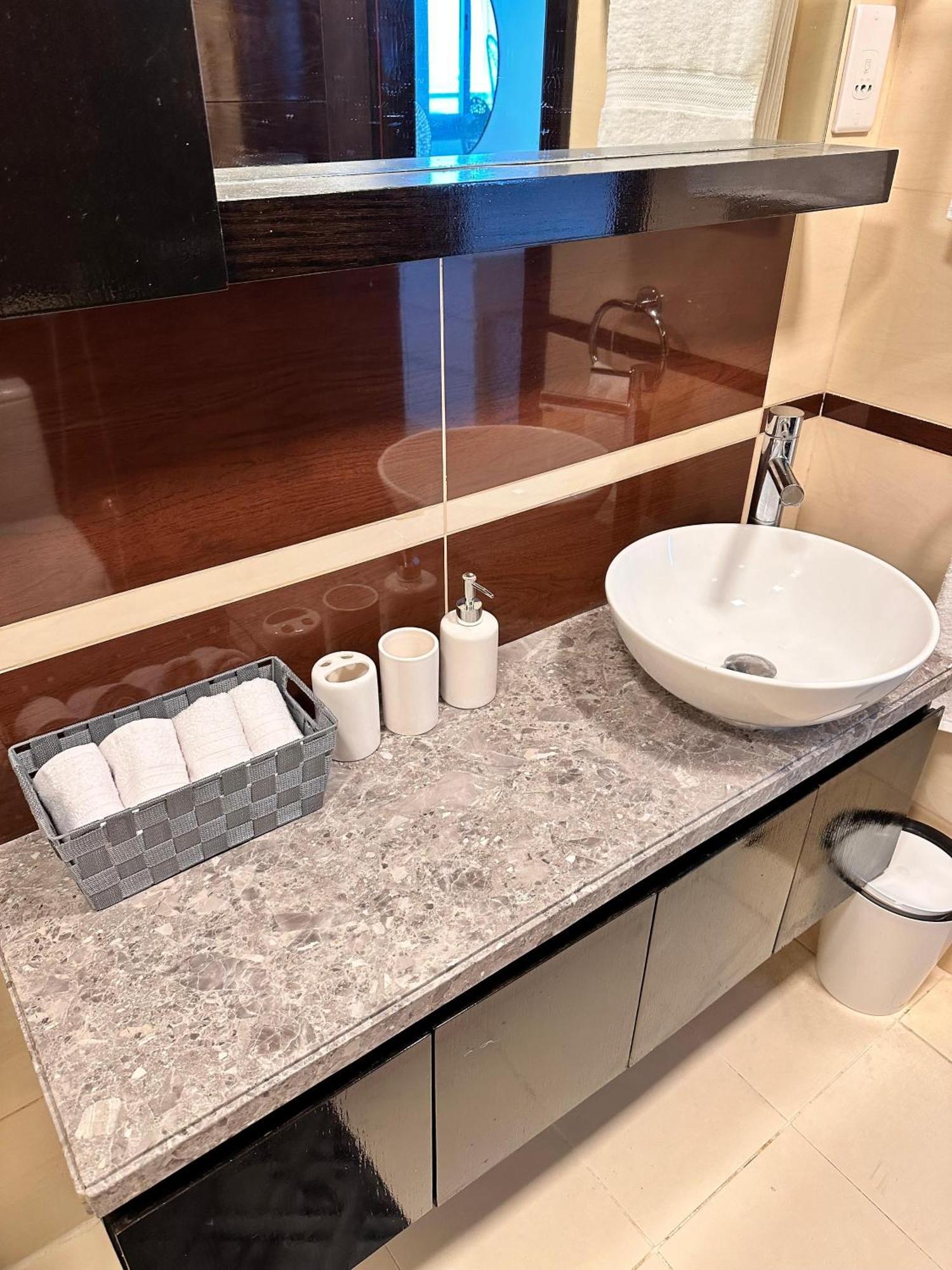 Wonderful Two Bed Room With Full Marina View Dubái Exterior foto